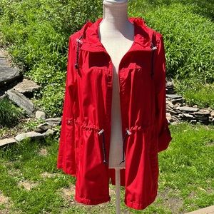 WeatherTamer
Parka in a pocket
Since 1917
Size 1X (16W)
Color Cherry Red